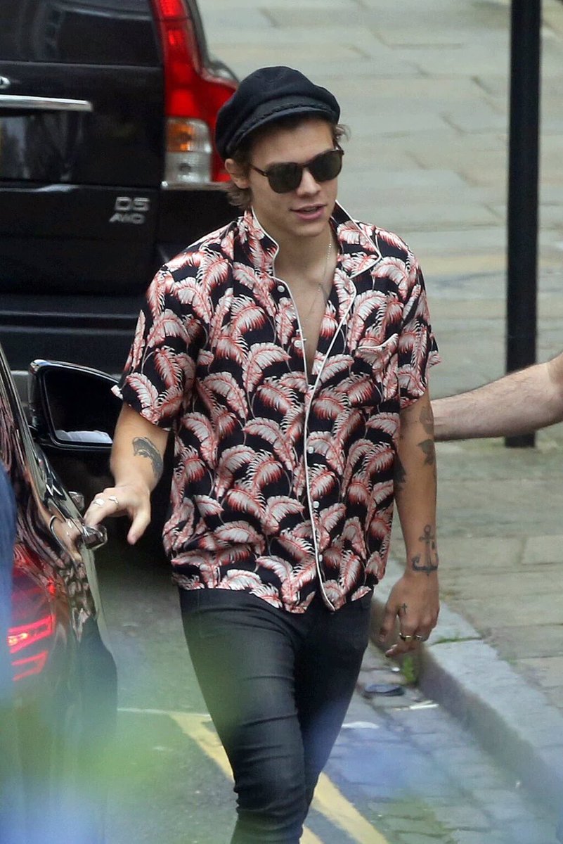 Why cant he just show us his fooking hair