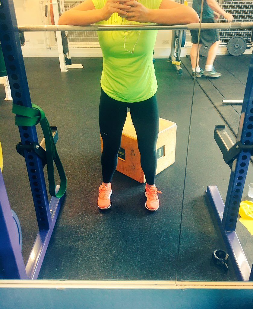 DaniH_PT's tweet photo. Time to get back back into routine... Been away a lot recently with lots of food and booze.. Need to feel normal 😩 https://t.co/9wjWoOoan2