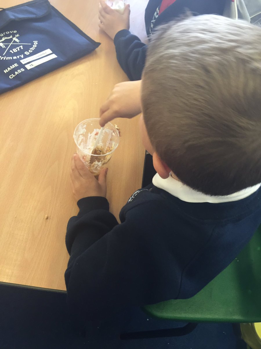 ChalgroveSchool's tweet photo. Strawberry cheesecakes made and eaten at KS1 Cookery Club today! https://t.co/rZmNojFKcW