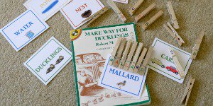 LearnToyGuide's tweet image. MAKE WAY FOR DUCKLINGS BUSY BAG buff.ly/1rOFyEw via @Craftulate #makewayforducklings #busybags #preschool