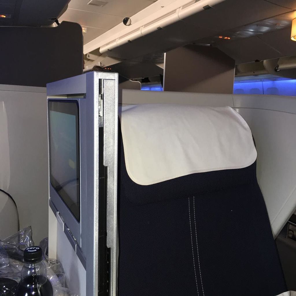 jacobvvz's tweet photo. By stewielew on Instagram: Sitting backwards on a Boeing 747 feels weird!!! #ba #britishai… https://t.co/XZ8ca1eceX https://t.co/7DWqs9u4G2