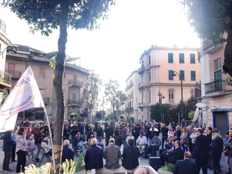 LaCastelli_it's tweet image. Oggi sono stata in una #Napoli che alza la testa.Un quartiere complicato Barra,ma pieno di rivincita e coraggio.
