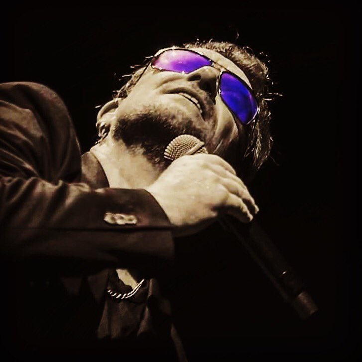 EyewearTy's tweet photo. @RevoSunglasses #ambassador #Bono @u2 #RockingTheRevoLook #Stargazer #Charity #Preventable #Blindness @brienholden✌🏼 https://t.co/xaNOR93rVe