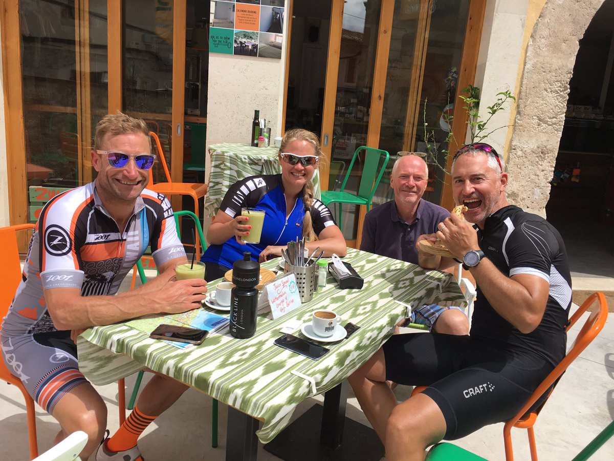MaryCollins1981's tweet photo. Thanks #sarutaverda ! Best bagel, smoothies and coffee! #mallorca #bike @MC_UrbanCrew https://t.co/O2VF6g8hNm