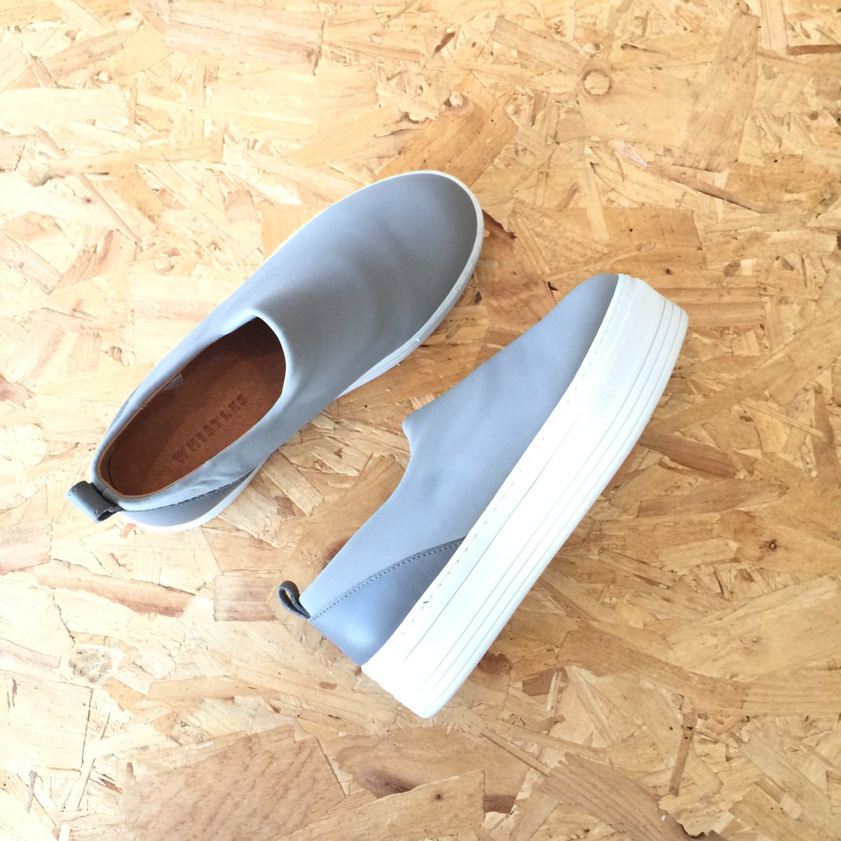 editsecondhand's tweet photo. These have arrived, sadly not my size but now I need some flatform trainers #shopping #summer #style https://t.co/48s2aALVnk
