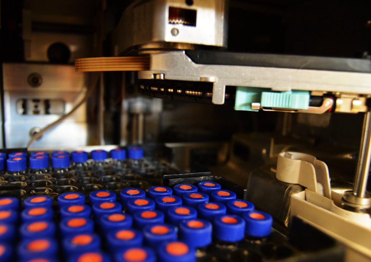 NOTAL's tweet photo. @BTI_UMN Testing engineered enzymes for enantioselectivity with chiral HPLC. #btizoomin https://t.co/5t0hVan891