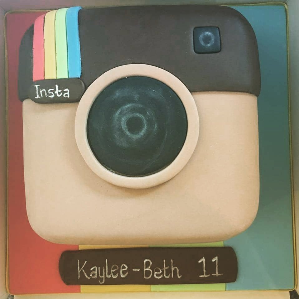 BerryliciousC's tweet photo. Instagram logo cake #Instagram #instagramlogo #cake https://t.co/Y4TlhcTIin