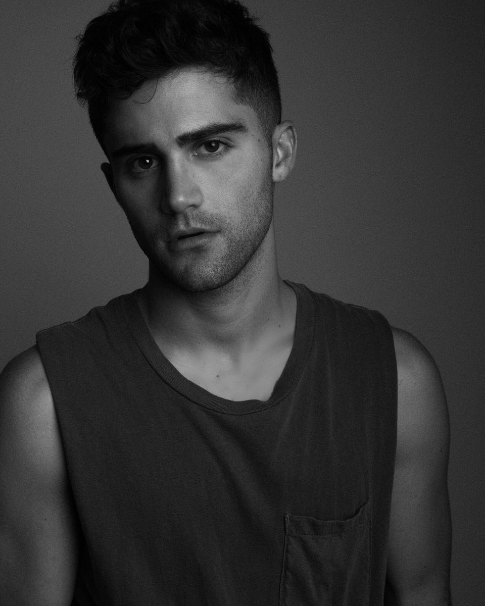 maxehrich's tweet image. "Everybody dies, but not everybody LIVES." -@Drake #MondayMotivation
