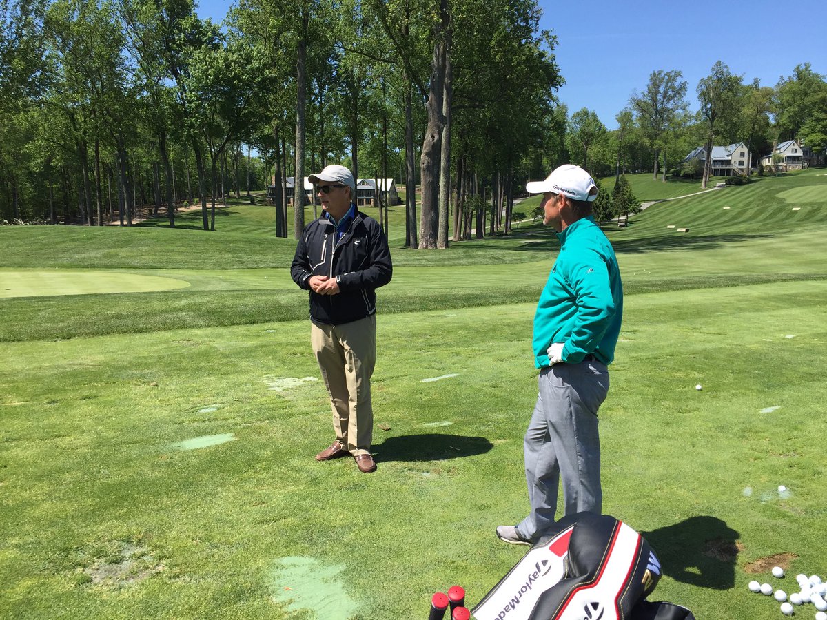 CoachLeighann18's tweet photo. With @markrussopga watching @BernieNajarGolf work with @1golfdoc #solid #Caves #practiceheaven https://t.co/oIjC8wqN9f