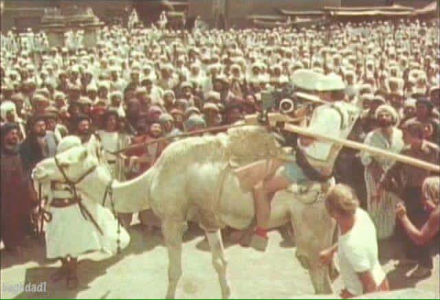 #يجماعة

كرهت فلم الرسالة من شفت هاي الصور
يعني اليمثل دور النبي لابس شورت؟؟

#يعابيكم_الله