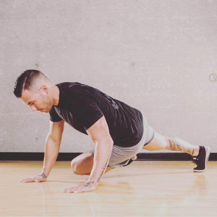 STRIKE_MVMNT's tweet photo. @allarms7 put together a quick H.I.T workout for @alivehealth  This guy  crushes 50km trail runs and puts in the ex… https://t.co/vbvlR6ROvp