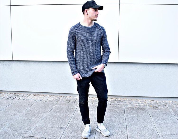 VillainLondon's tweet photo. Keeping it simple: @jaccoblennox dons minimal shapes by #VillainLondon with staple knitwear

https://t.co/78oaFi6Wjd https://t.co/0LiaC1ZVQk