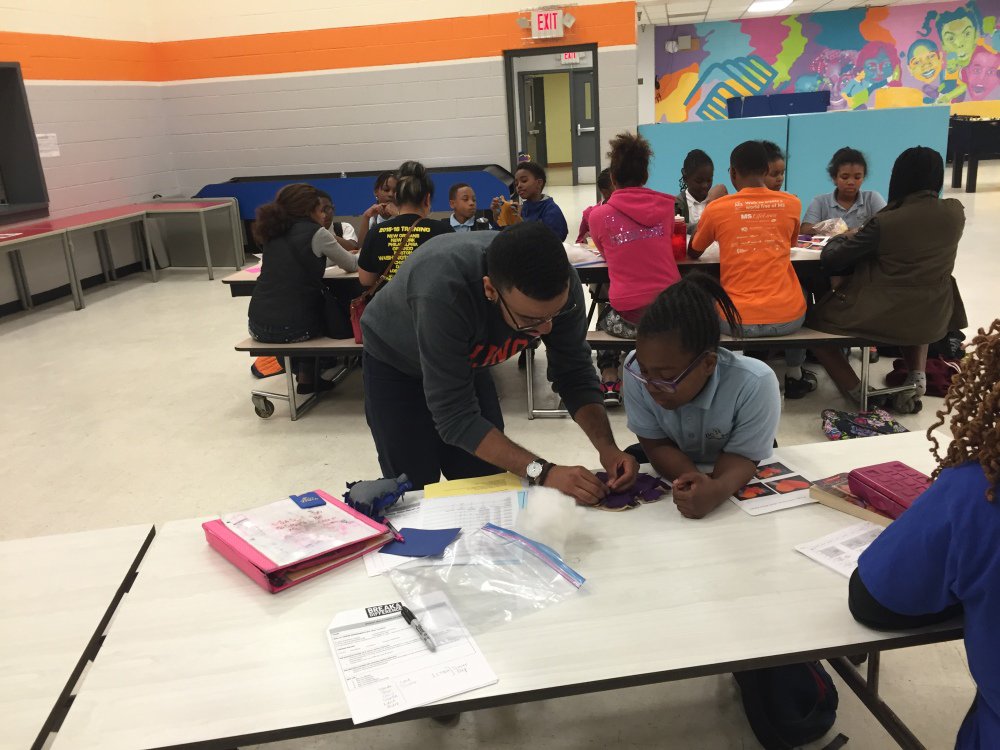 vin_canity's tweet photo. Working hard and making an impact 😊 #BreakADifference #UnitedWayASB #OMDasb16 https://t.co/jzvX5o93pU
