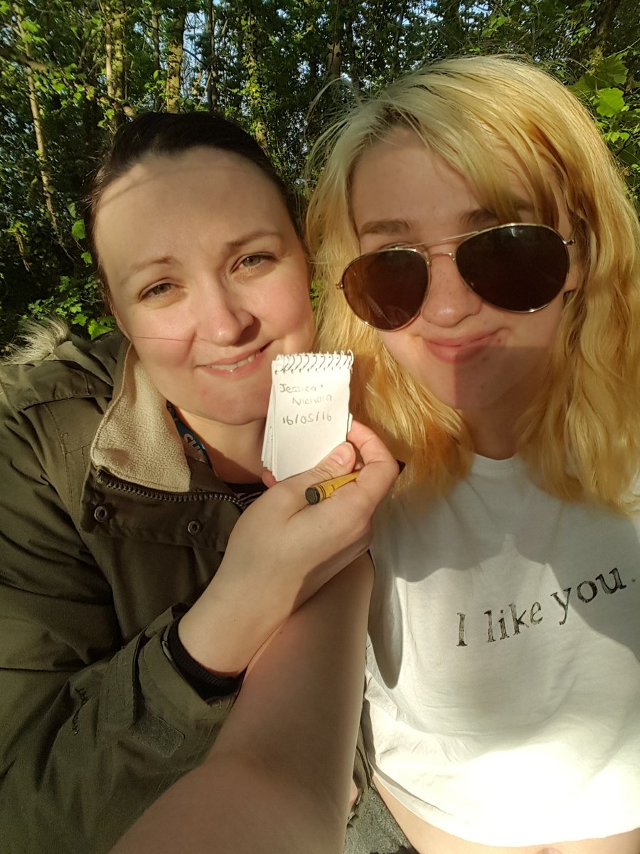 _essalouise's tweet photo. @CPFTNHS #DAW16 #treasuredmemories #seethePERSON #occupationaltherapy #OT #dementiaawarenessweek #geocaching https://t.co/ac1oYt6Xr9