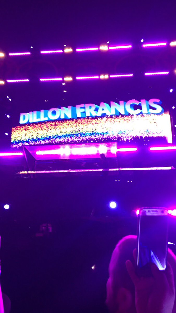 CaitBrennan's tweet photo. @DILLONFRANCIS up close and personal for @KellyARobbins first festival 🌼 https://t.co/x7UjBP2U21