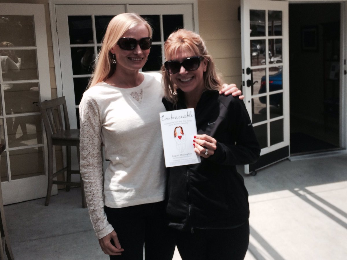 larascottmedia's tweet photo. With @AugstMcLaughlin @SunCafeOrganic. Check out her book on women's sexuality, EMBRACEABLE, & #girlboner podcast! https://t.co/RzniOiOY4u