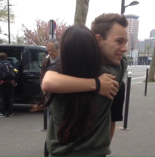 TheTideFran's tweet photo. Bonne nuit et n'oublier pas de tweeter sur #RealsTidersLovesAustin 😏

C'est moi et Austin 😭

-Drevi https://t.co/rVPZhiGvPc
