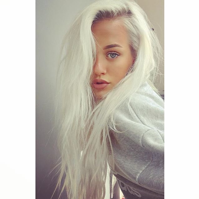 aliyatverdoy's tweet photo. #ProjectHomeLouisDay
Лотти добавила фото в Иг
Он такая красивая😍🌸 https://t.co/Q36I5bnf4O