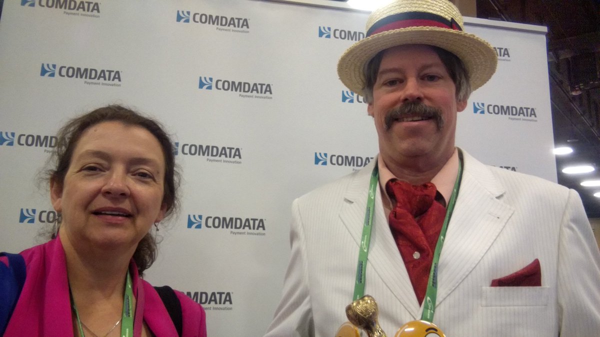 JohnRHunt's tweet photo. Participating in Comdata's $5K Selfie Stick Challenge at #paycon. If I'm not too late :) #ComdataGives https://t.co/bBsdVPt1R5