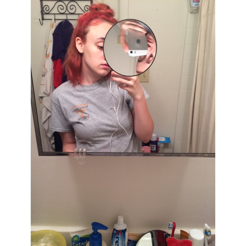 PenWorthBand's tweet photo. that moment when you get scared bc of a mirror 😂😂👌🏽 -k https://t.co/tRE40X0f0N