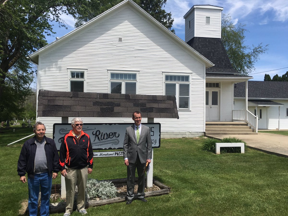 wINchesteRotary's tweet photo. #friends #history #tour #cemetery #restoration @rotary #program #WhiteRiver https://t.co/VstJ16FCzj