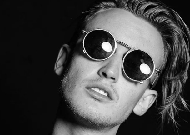 NylonMag's tweet image. Meet @gnash, the rising artist that just wants you to be happy nylon.cm/1R4XPlw