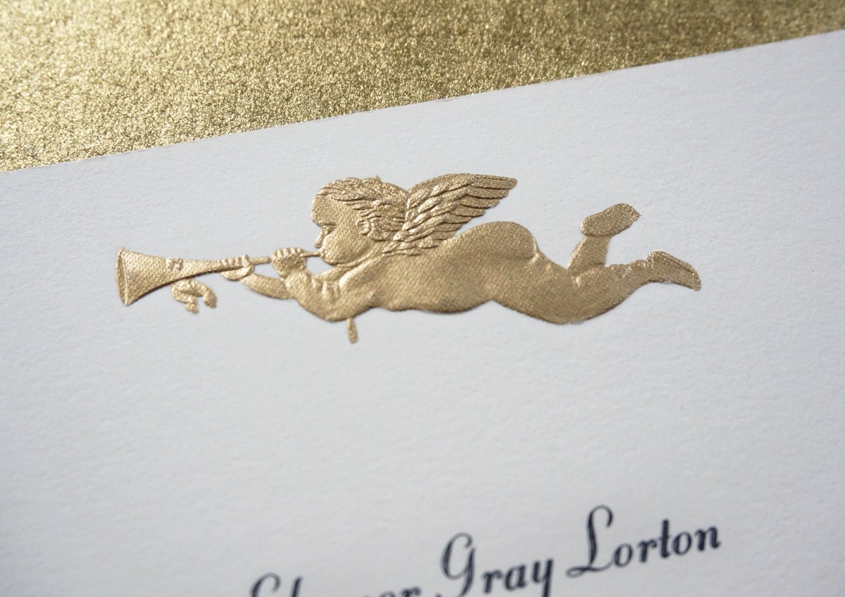 MrsJohnLStrong's tweet photo. Gold gilded baby bliss.... Your babe is worth it 
#babyannouncements #myStrongstyle https://t.co/wY3ehDCrWo
