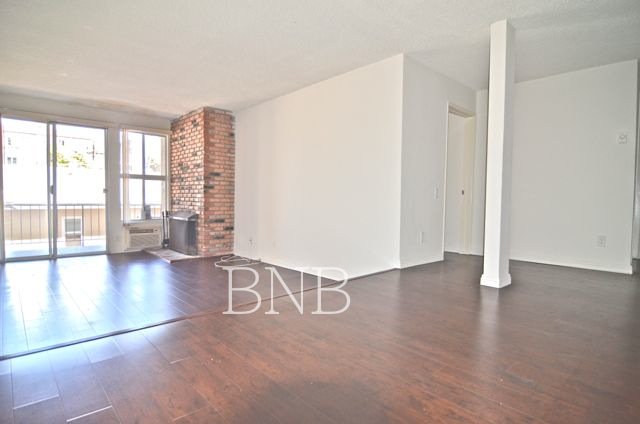 ****MOVE IN READY***
 large 1 bedroom + den 1.5 bath $2995/ 12 month lease 
 #lease #bnb #apforrent 310 871 0116