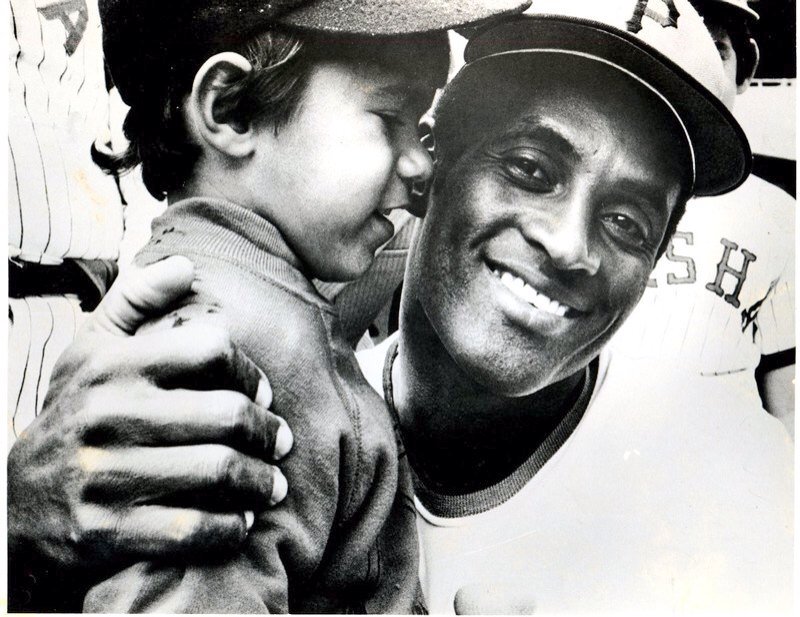 girl_iowagirl20's tweet photo. @rtxNewsSource Yes I know who #RobertoClemente is! @Pirates #WS1971 Died Dec 31 1972 #GoneTooSoon #WeAreFamily https://t.co/Nwx1JbqrEw