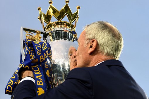 BBCSport's tweet photo. How big is Claudio Ranieri's trophy cabinet?

Room for one more...

https://t.co/kXQuahYwDK #LCFCParade #LCFC https://t.co/4ToN7lJCJF