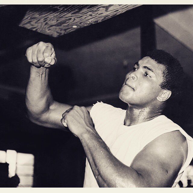 RonWeisnerEnt's tweet photo. "Give everything your best shot" #RWETeamMotto #WorkHardAchieveBig #MondayMotivation #MuhammadAli #TheChampion https://t.co/dYwwZf4QvK