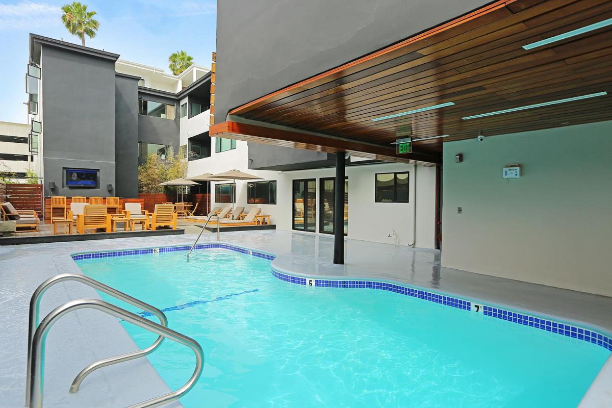 LEASE TODAY #Renovated #2bedrooms starting at $4200/ 12 month lease  #beverlyhills #rodeodrive #lease #aptforrent