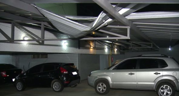 Adolescente sobrevive após cair do 13° andar em prédio no Rio bit.ly/22e6iL9 #Acidente