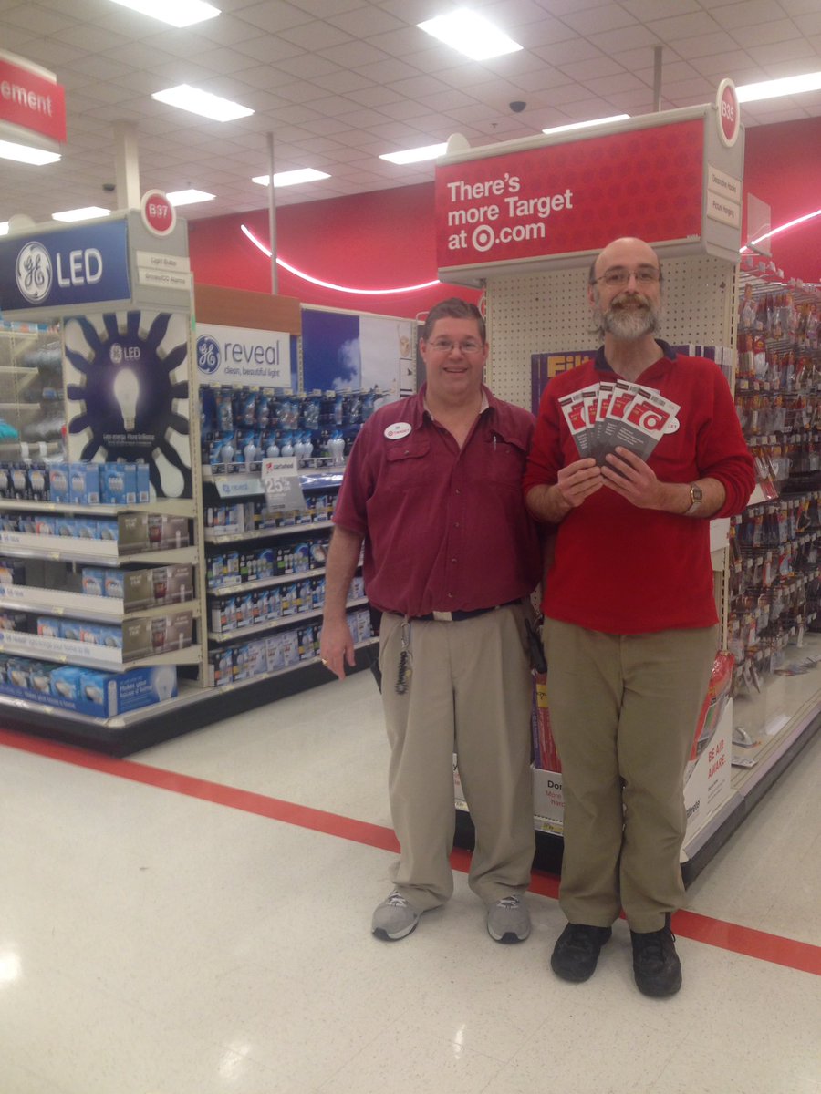 Dawnie2274's tweet photo. Congrats to Andrew for opening 5 RedCards in Electronics last week. #makinggoal! @JuanramRivera @sdiana1021 https://t.co/alFRJhDiGl
