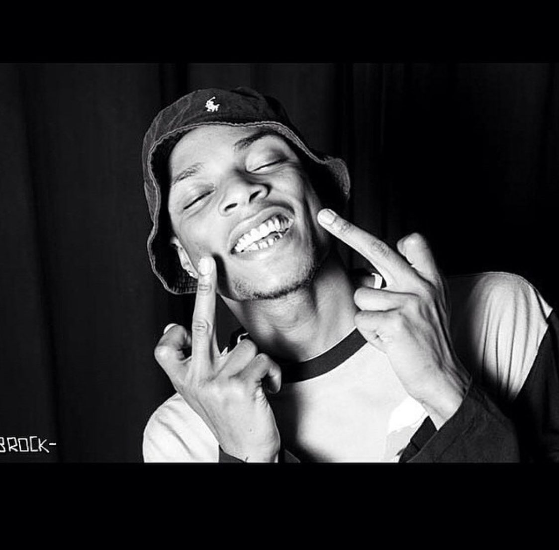 AuntyInternet's tweet image. #FreeRetch 💯