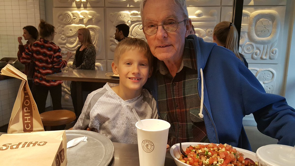 Putrgek's tweet photo. Chipotle for @micahsbackpack https://t.co/fzA104Jx33