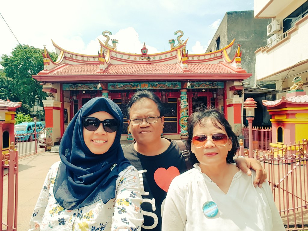 mega_pujianto's tweet photo. Klenteng ban hin kong, klenteng tertua di manado.. let's enjoy manado! #wisataMBE2015 #wisataMBE2015manado https://t.co/5AVXTRSd3H