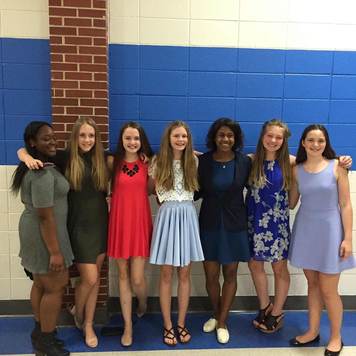 FalconPrince161's tweet photo. Congrats to our NJHS grads! @ParkerJrHigh @SuptDoster @AmyWarke #NJHS https://t.co/UR1bVqJhF1