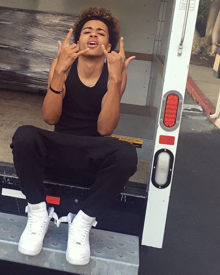 callmepapiiabe's tweet photo. gannnnng 😈 https://t.co/gYC1DYDMi7