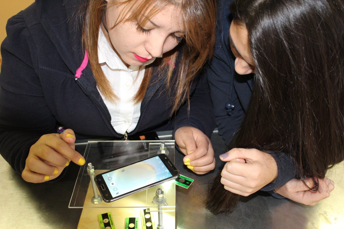 PixelOpenProj's tweet image. School Communities in Chile started their experience with the Yoshino smartphone microscope! goo.gl/h5A2LK