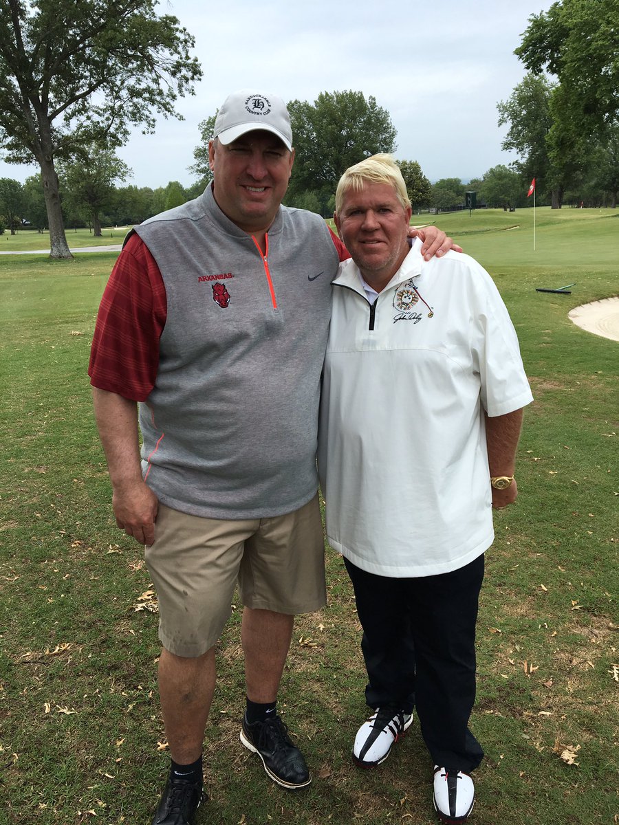 BretBielema's tweet image. Was a great day at Ft Smith Razorback club with a round of golf with a true #Hog 

Enjoyed the round @PGA_JohnDaly