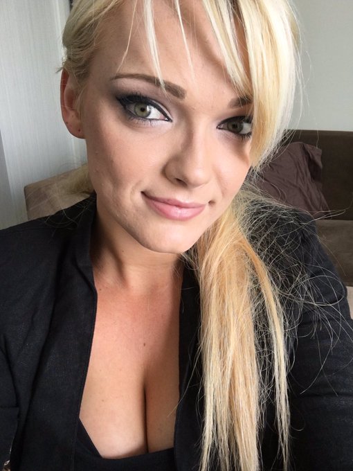 Today's make up https://t.co/3wJMfLeVbz<a href="/tag/blackandwhite"class="tags"><span>#blackandwhite</span></a><a href="/tag/zoeynation"class="tags"><span>#zoeynation</span></a><a href="/tag/zoeypaige"class="tags"><span>#zoeypaige</span></a><a href="/tag/zoeypa"class="tags"><span>#zoeypa</span></a>