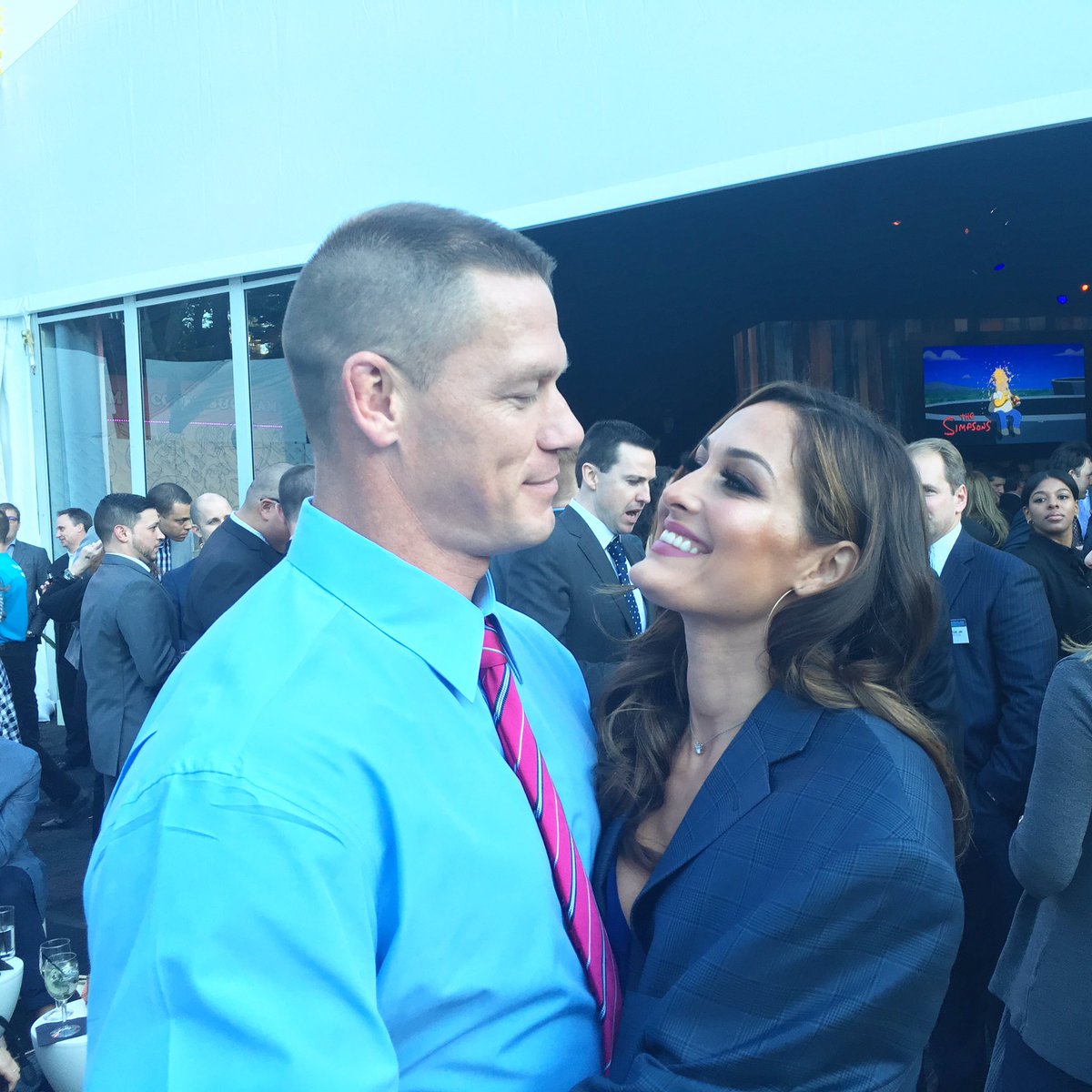 NikkiAndBrie's tweet photo. You know he's a keeper when you're cold and he gives you his coat ❤️ N #FoxUpfront https://t.co/ujRHuSJPet