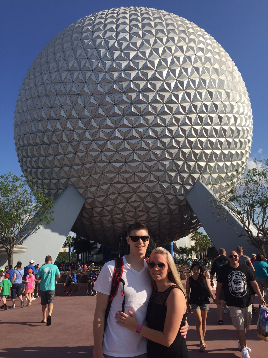 dayton1621's tweet photo. Happy birthday to my beautiful fiancé, Stephanie Grace! So glad we celebrated it together in Disney! @ooolah516 https://t.co/NlkCdlBGSf