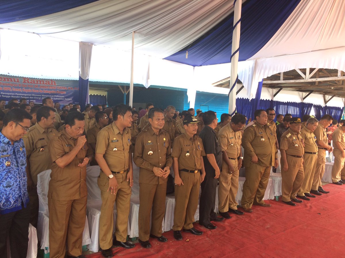 Sosialisasi Dana Desa di Kab Kampar Riau dihadiri oleh SKPD/Kades/Peserta P4S <a href="/KemenDesa/">Fast Track Travel</a> <a href="/DitjenPPMD/">Ditjen PPMD</a> <a href="/AhmadErani/">Ahmad Erani Yustika</a>