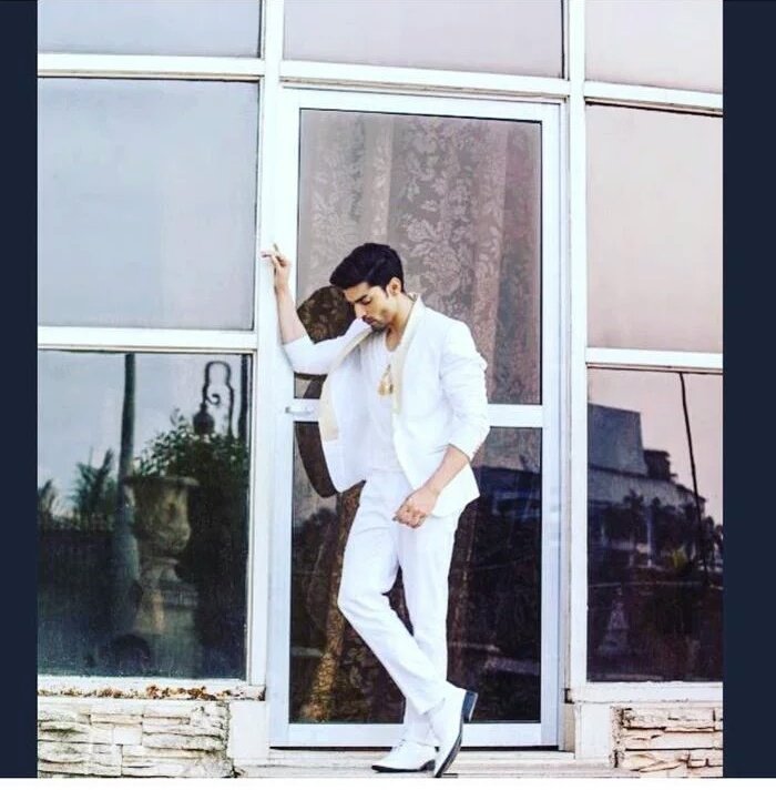 GurmeetCFTurkey's tweet photo. Good Morning @gurruchoudhary #GurmeetChoudhary #maansinghkhurana #hamdsome #Bollywood.  #actor #star #Turkey #White https://t.co/FJbLArgzxR