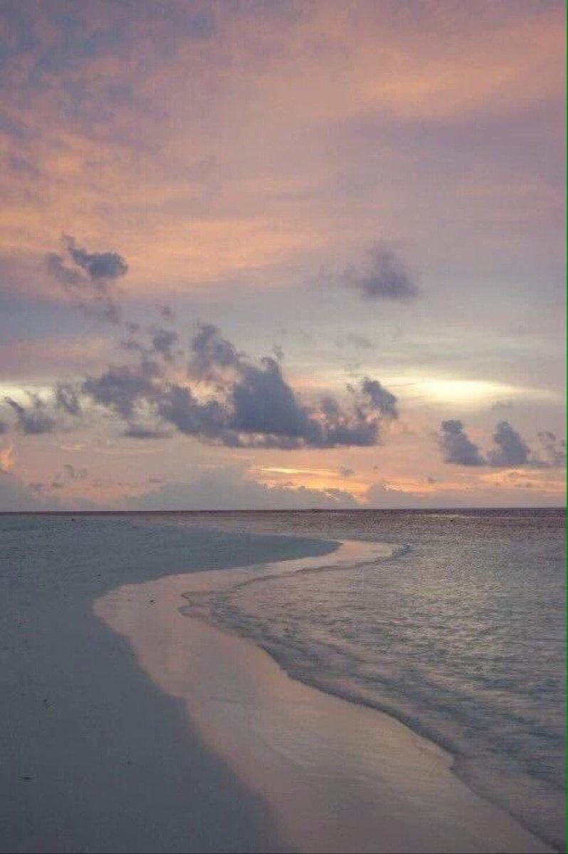 _mnerh_'s tweet photo. Long walks by the beach is all i need 💙 https://t.co/itK4DpZL4T
