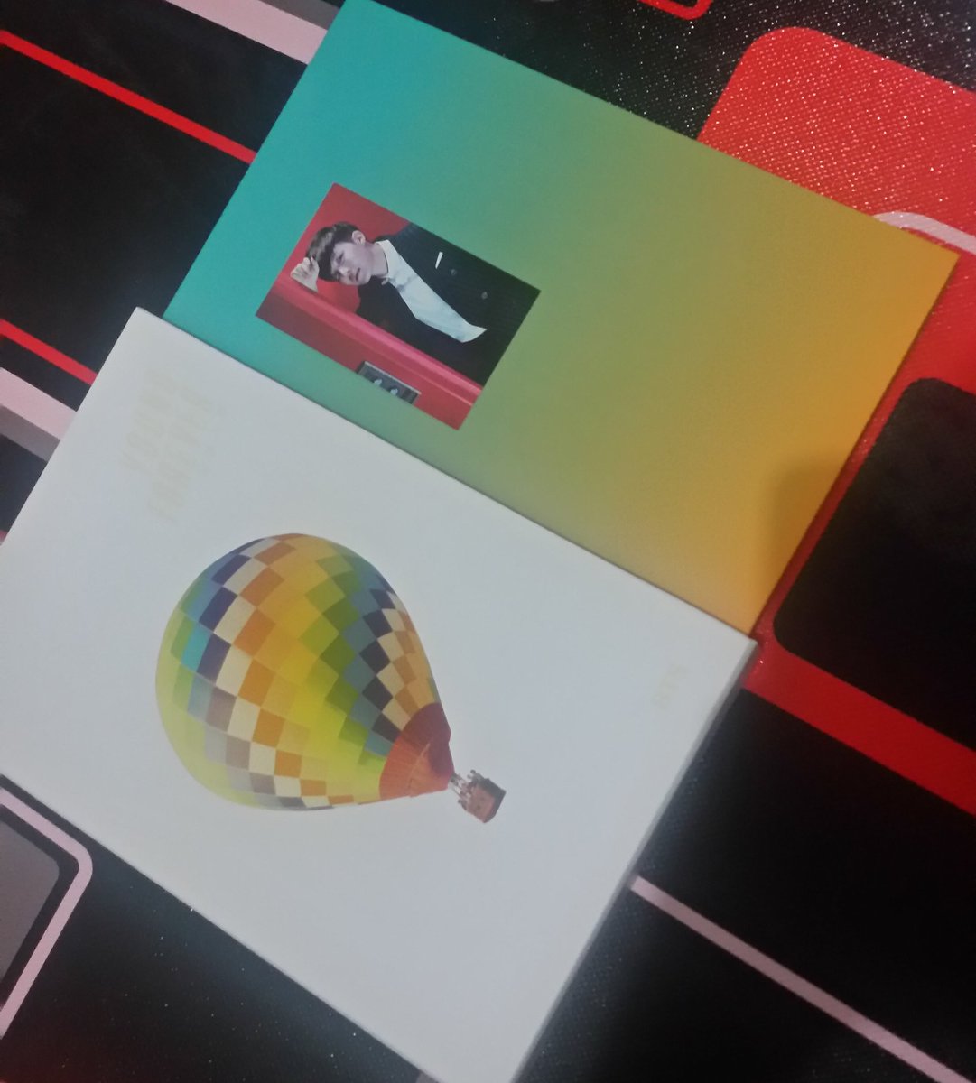 wts / sell ; bts album forever young (day ver.) 
- album + poster; 165k
- jhope mini pc; 100k