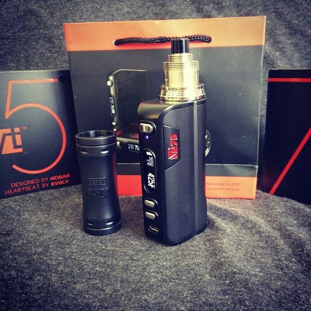HCigar VT75 box mod,the picture photoed by the customer.
Add my Skype:lisa201210 to know more about this item.