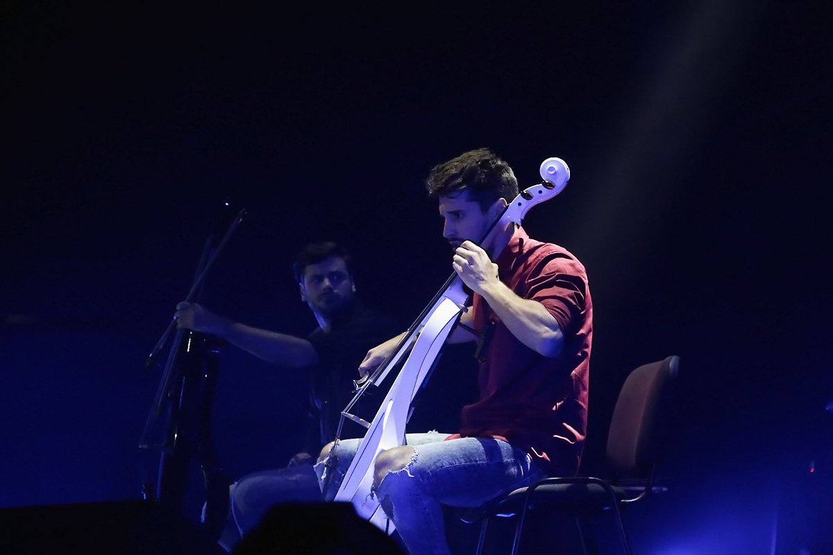 2cellosBrasil's tweet photo. #2CellosPhoto @2CELLOS @lukasulic @stjepanhauser @DusanKranjc (SARAJEVO,2016) Photos by radiosarajevo, faktor https://t.co/jLGa42SRc1